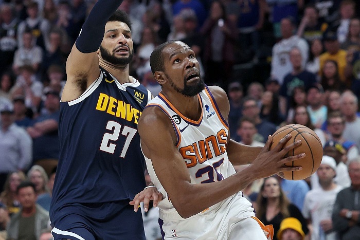 Phoenix Suns kamppailee päästäkseen finaaliin